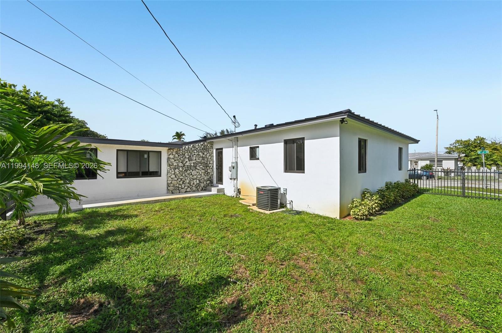 5152 SW 6th St, Miami FL 33134