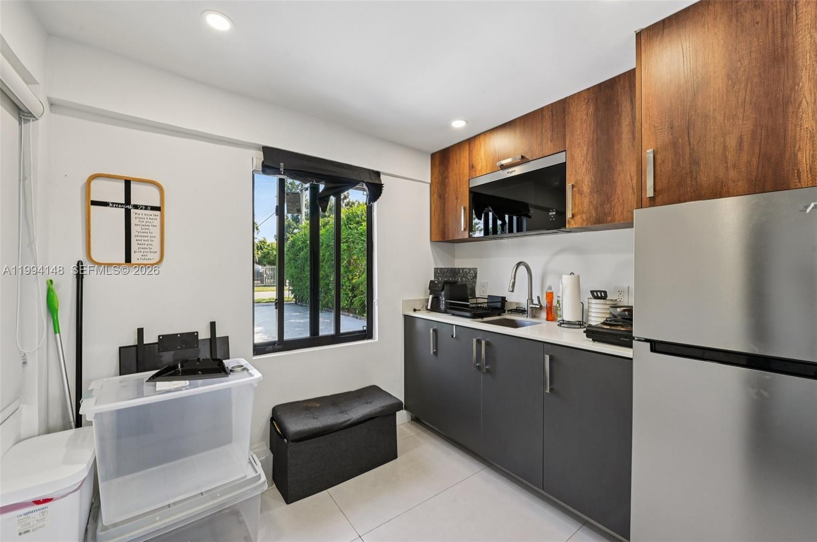 5152 SW 6th St, Miami FL 33134