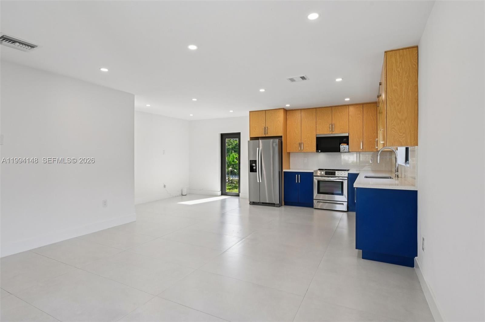 5152 SW 6th St, Miami FL 33134