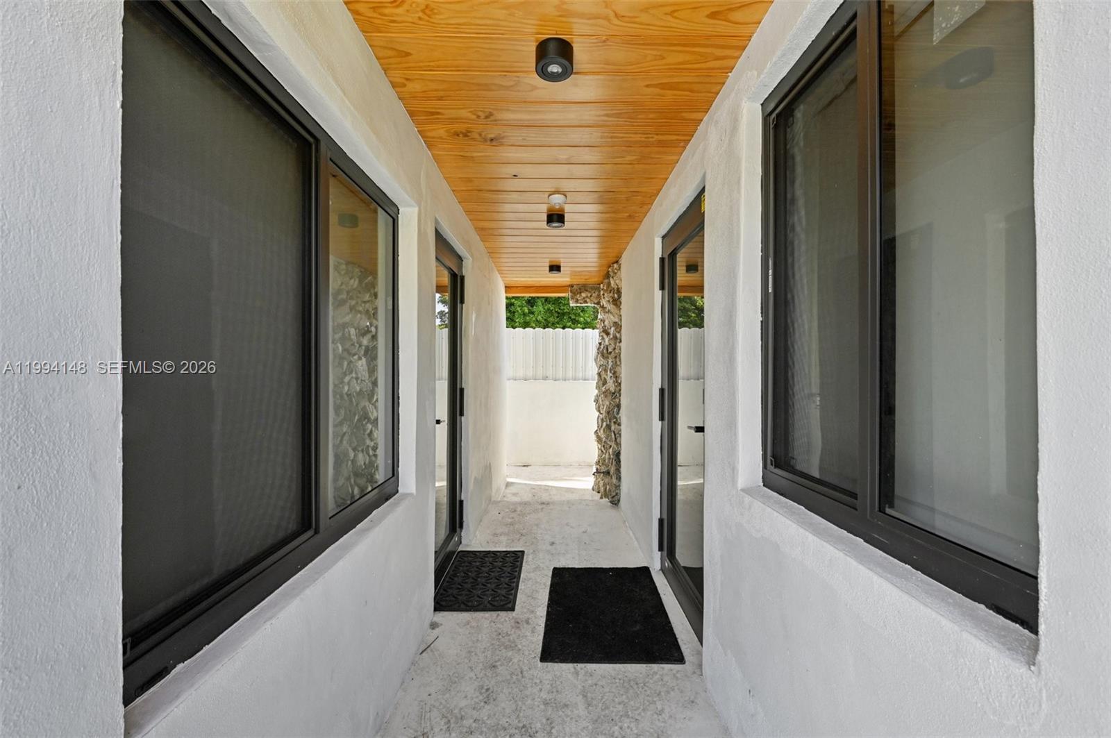 5152 SW 6th St, Miami FL 33134
