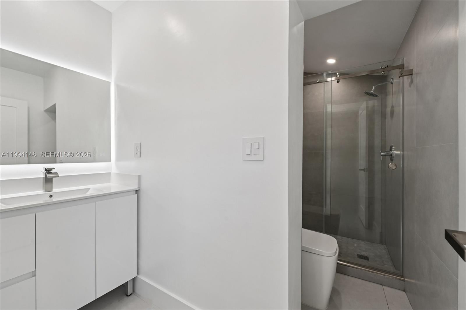 5152 SW 6th St, Miami FL 33134