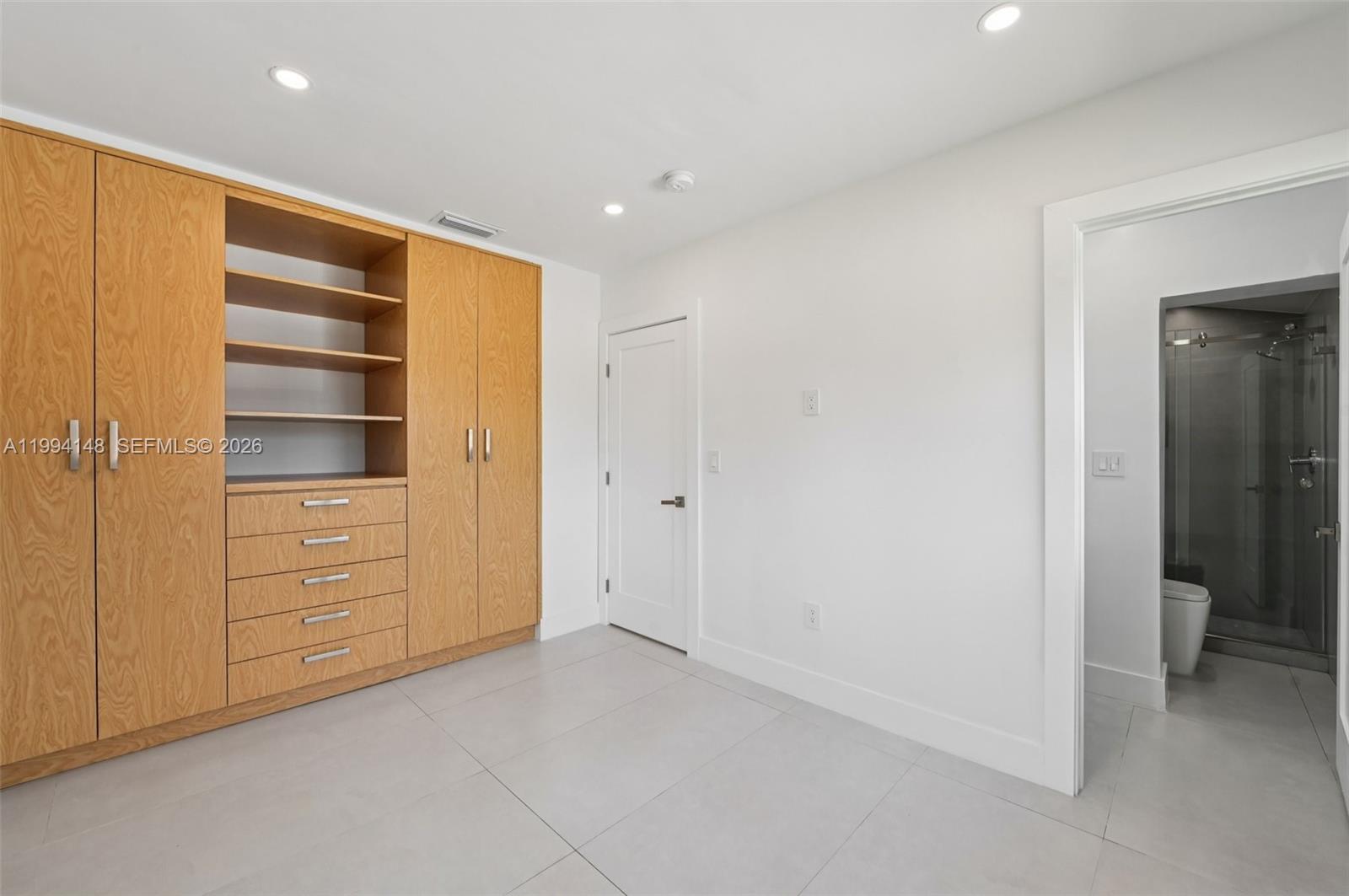 5152 SW 6th St, Miami FL 33134