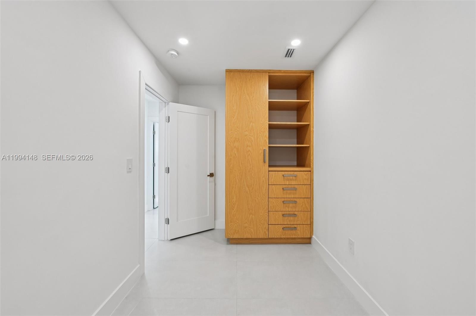 5152 SW 6th St, Miami FL 33134