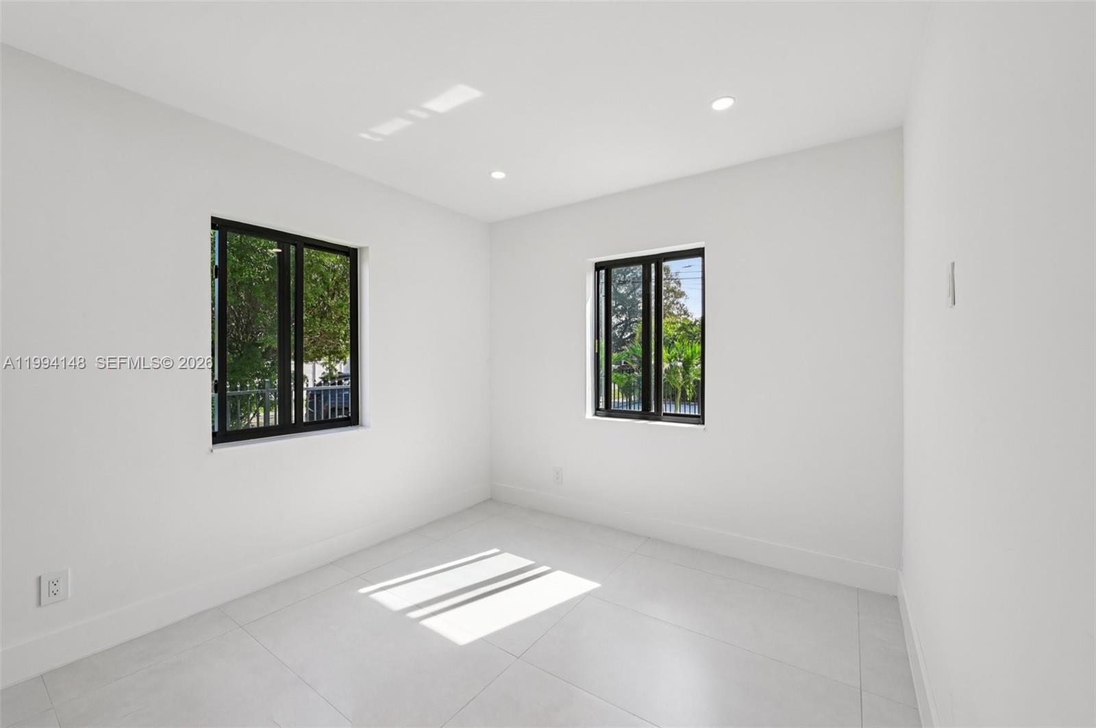 5152 SW 6th St, Miami FL 33134