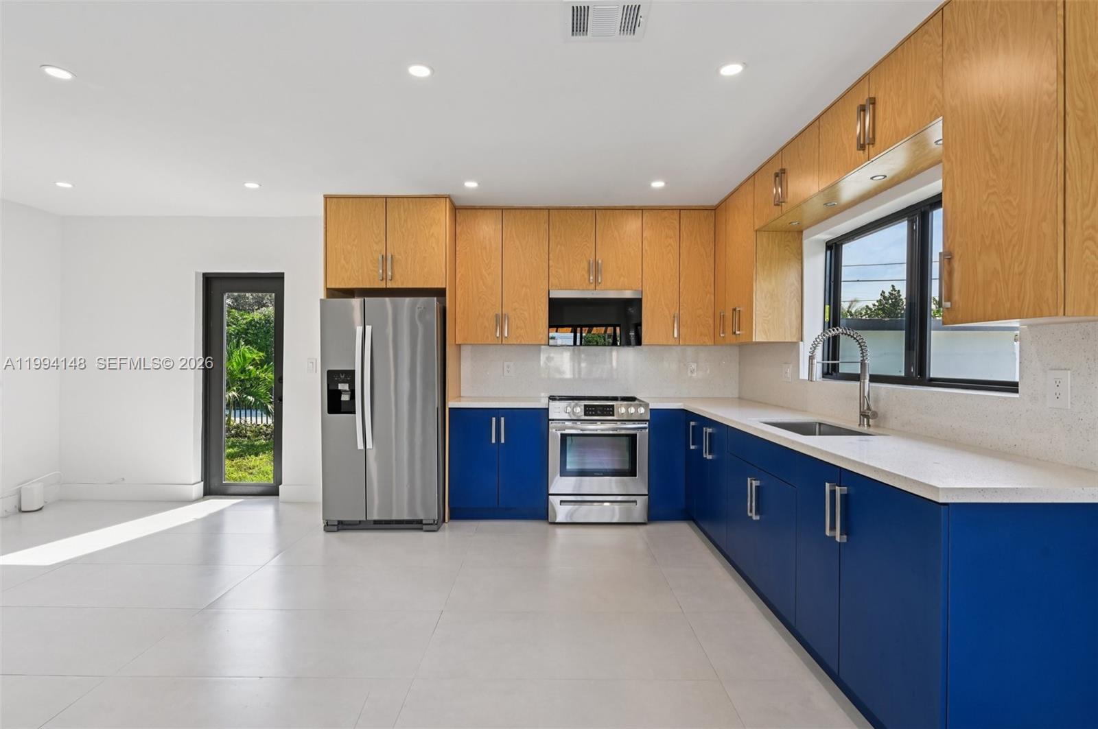 5152 SW 6th St, Miami FL 33134