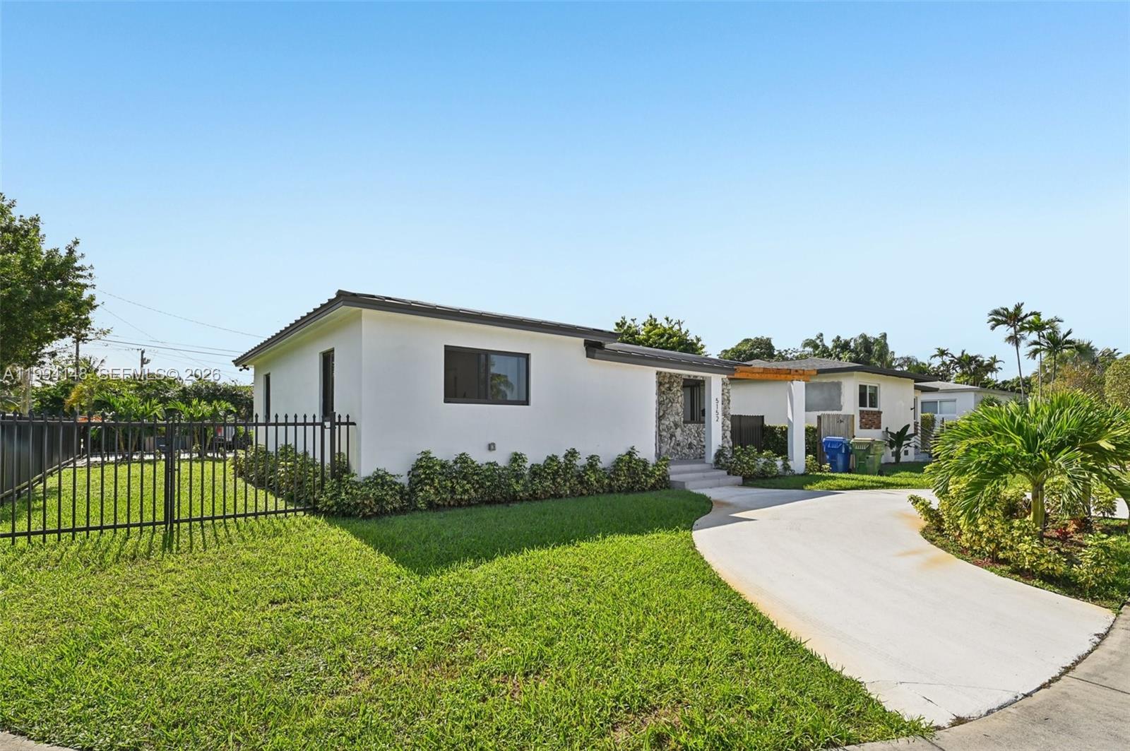 5152 SW 6th St, Miami FL 33134