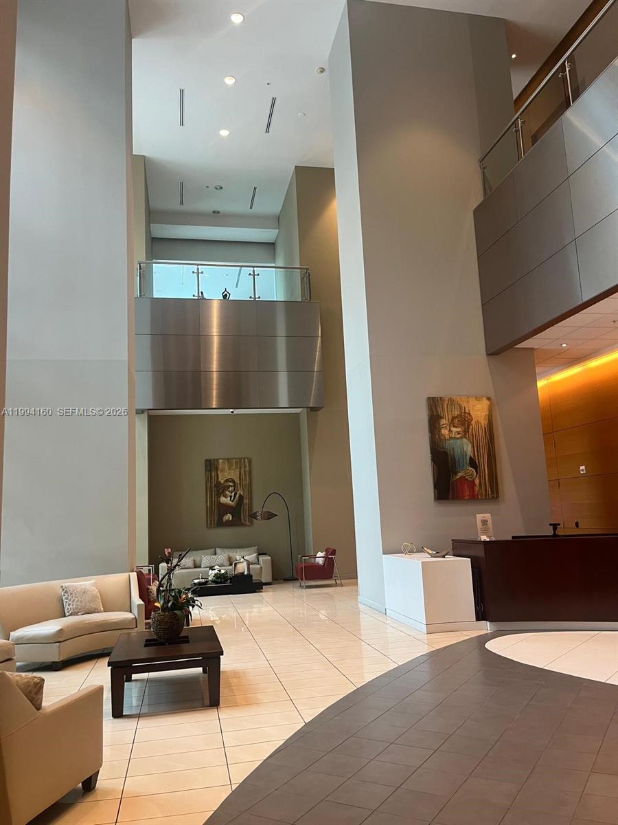 300 S Biscayne Blvd #T-2012, Miami FL 33131
