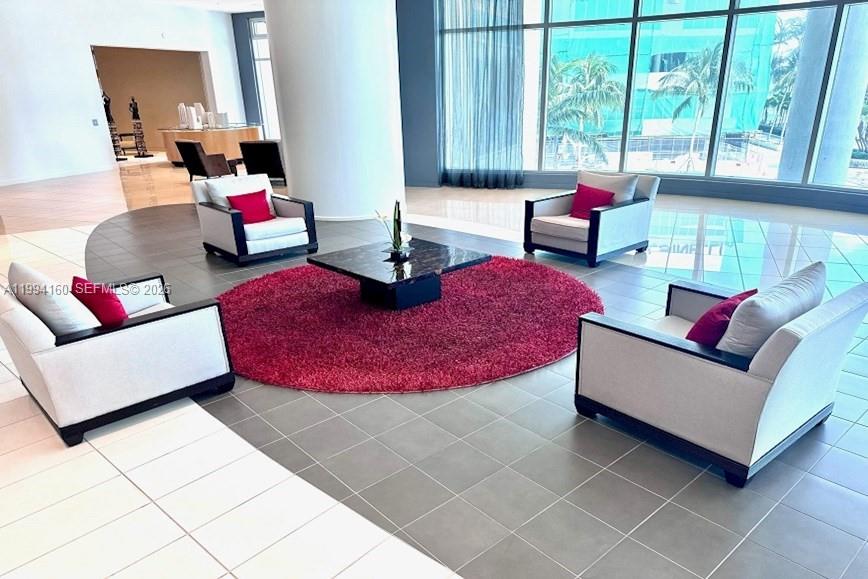 300 S Biscayne Blvd #T-2012, Miami FL 33131