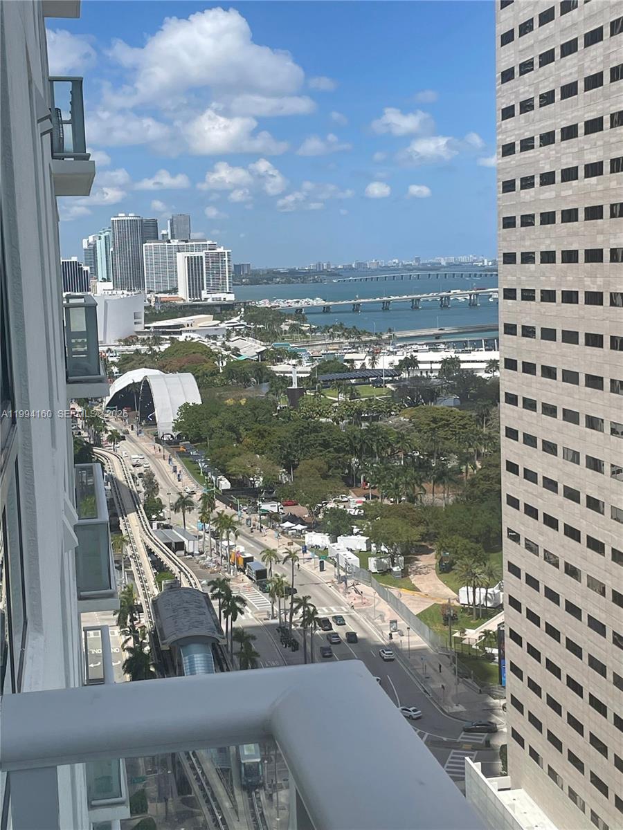 300 S Biscayne Blvd #T-2012, Miami FL 33131