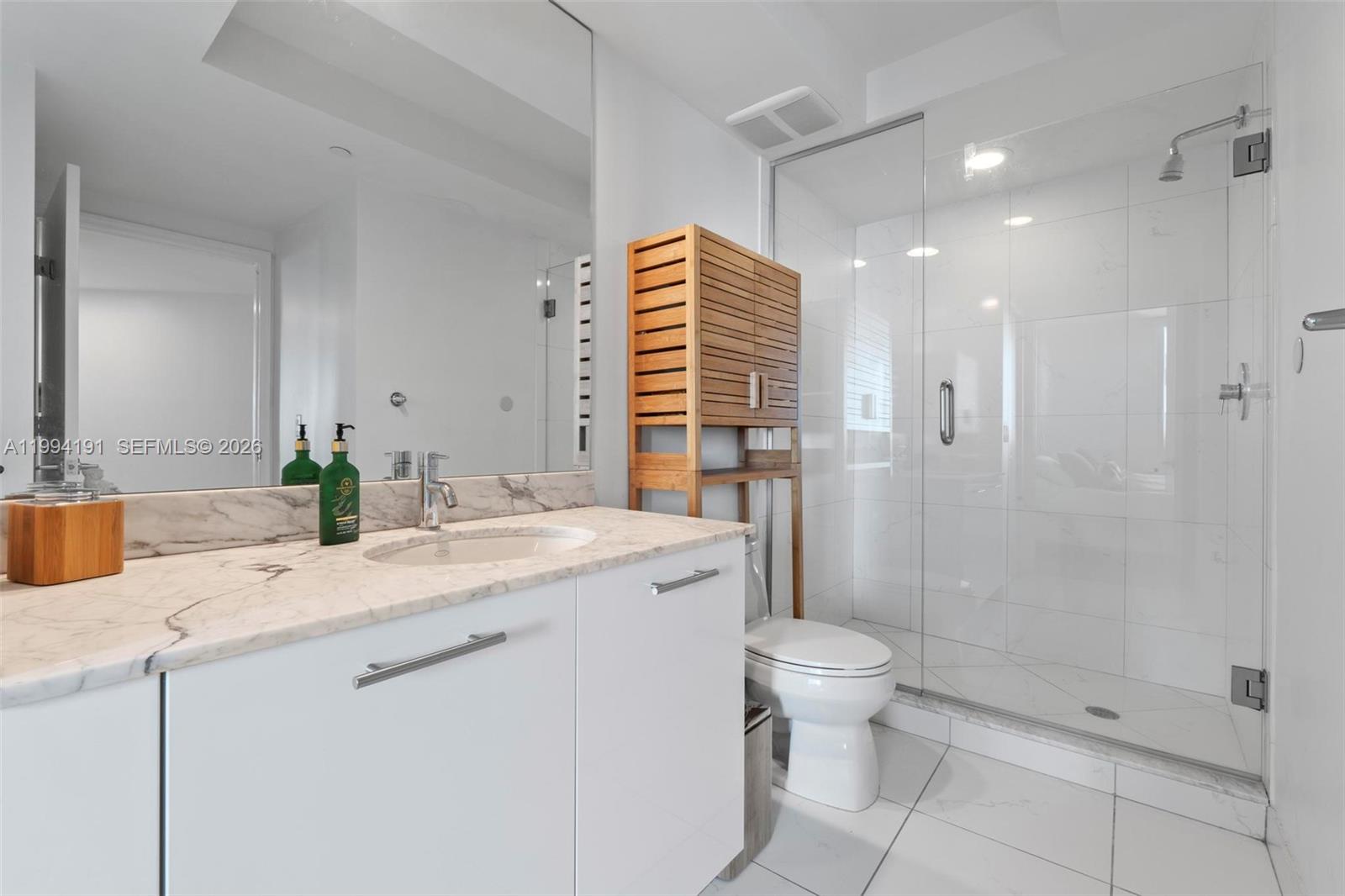 500 Brickell Ave #2510, Miami FL 33131