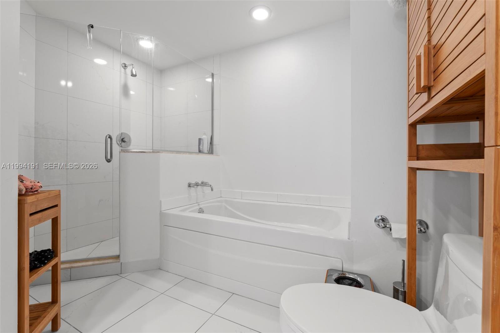 500 Brickell Ave #2510, Miami FL 33131