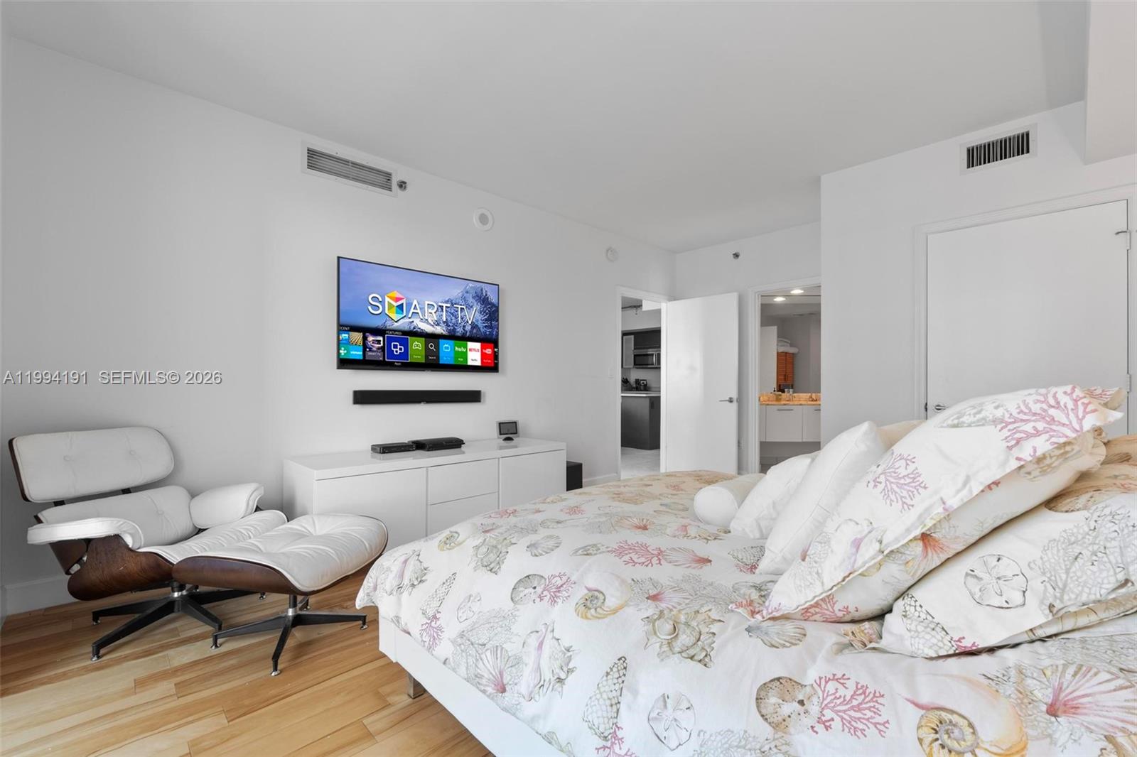 500 Brickell Ave #2510, Miami FL 33131