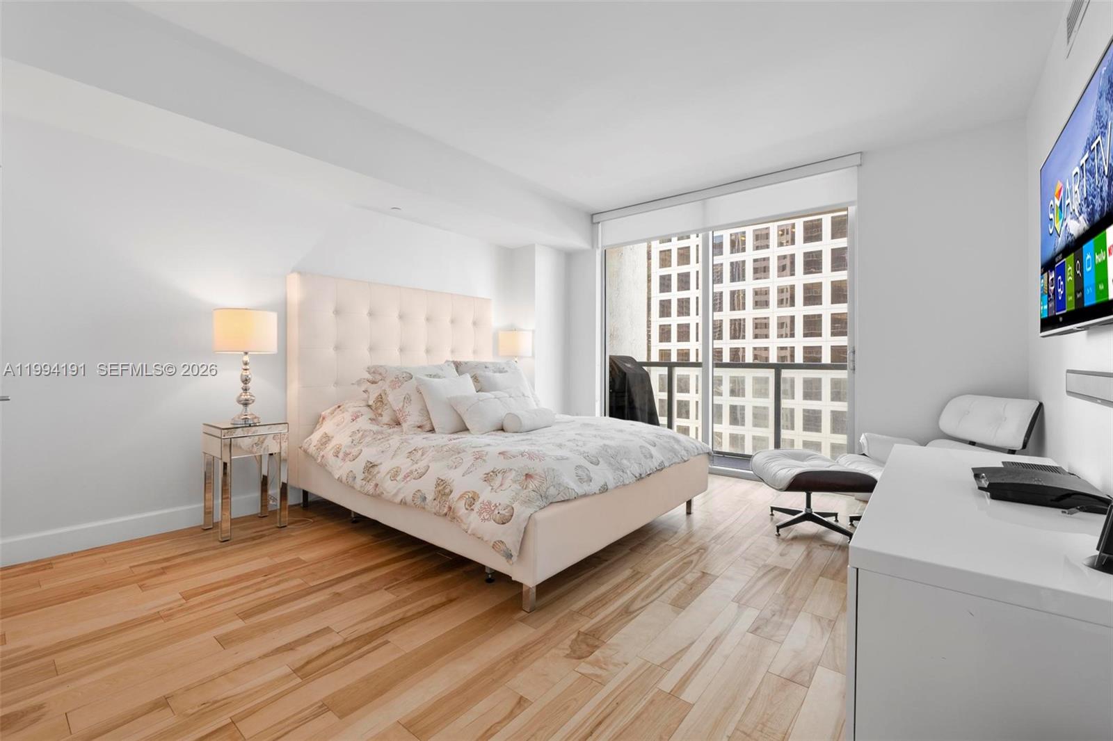 500 Brickell Ave #2510, Miami FL 33131
