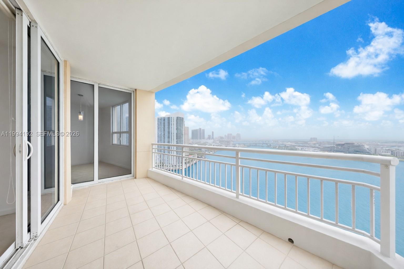 848 Brickell Key Dr #2702, Miami FL 33131