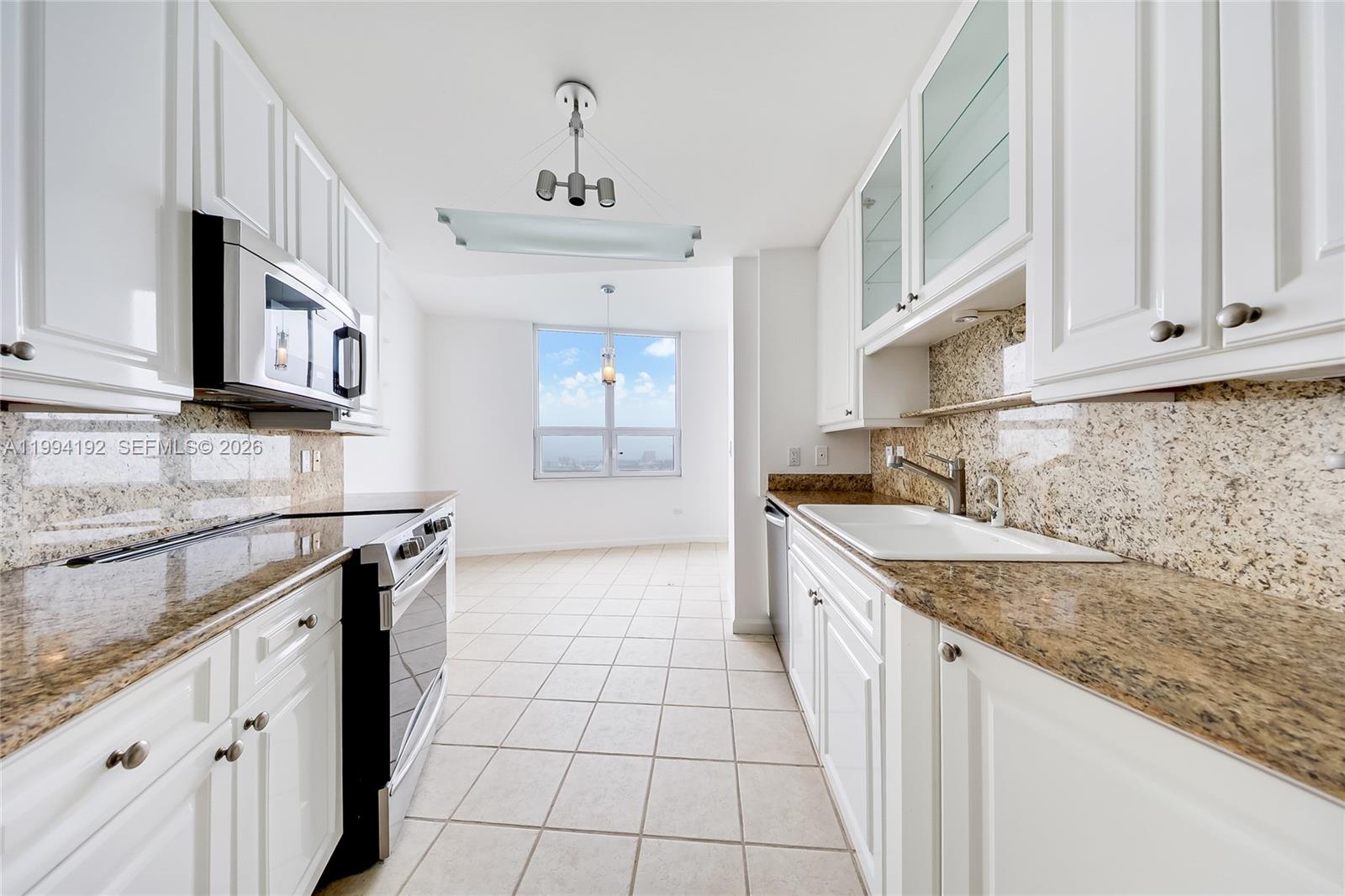 848 Brickell Key Dr #2702, Miami FL 33131