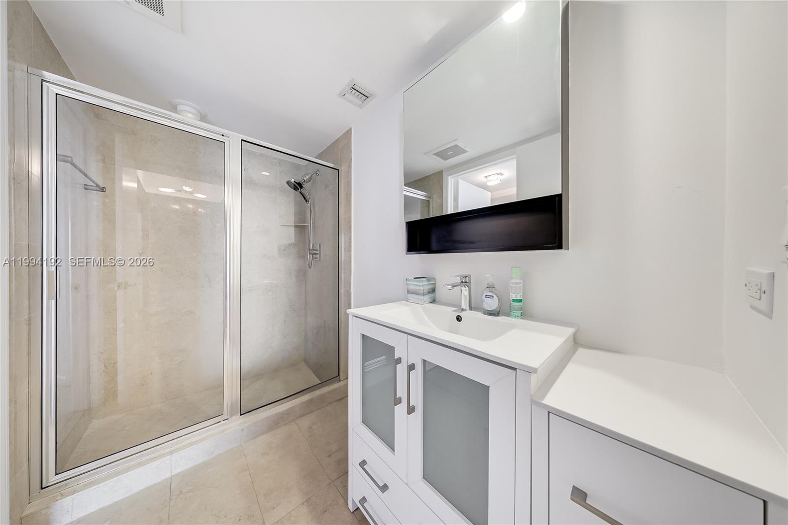 848 Brickell Key Dr #2702, Miami FL 33131