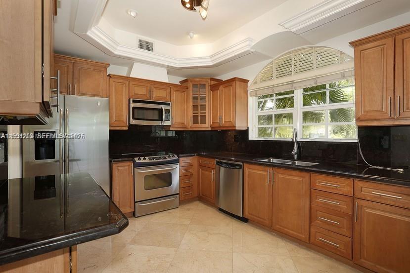 592 Fernwood Rd #B, Key Biscayne FL 33149