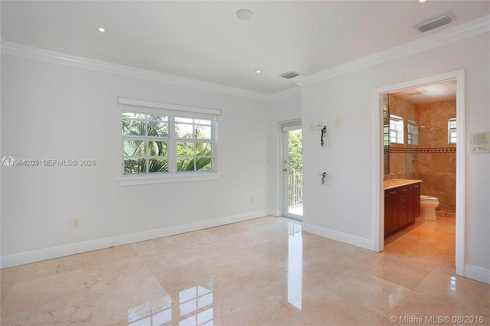 592 Fernwood Rd #B, Key Biscayne FL 33149