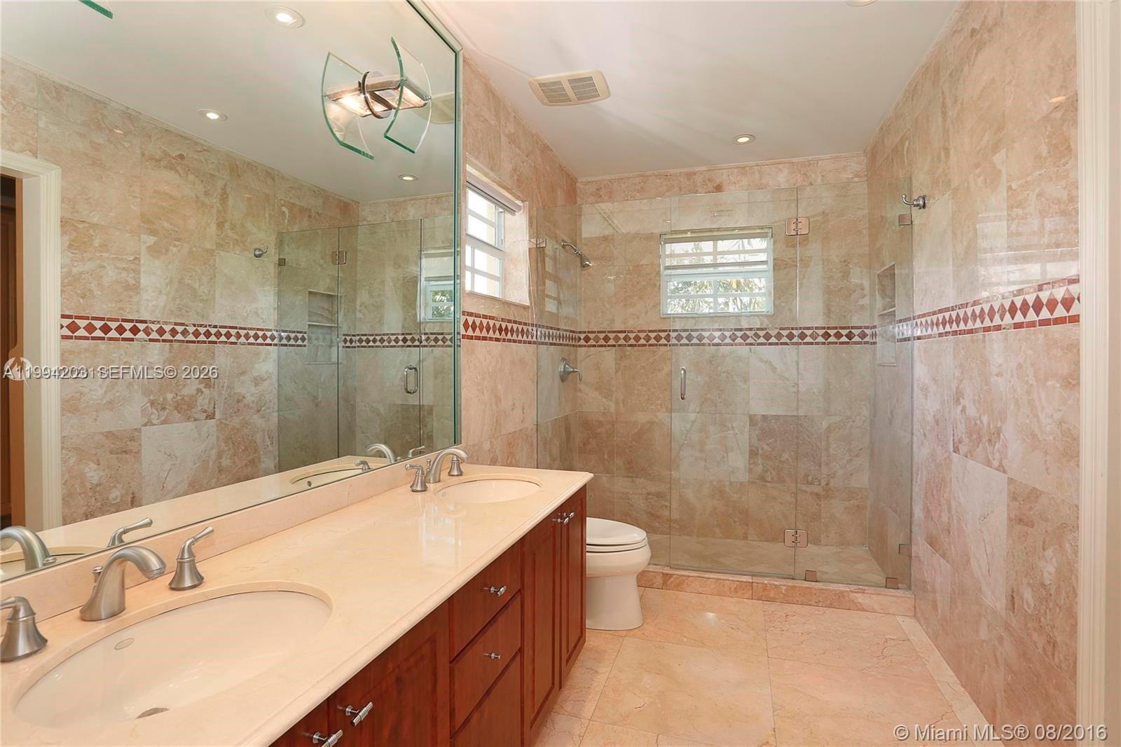 592 Fernwood Rd #B, Key Biscayne FL 33149