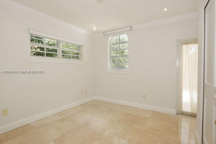 592 Fernwood Rd #B, Key Biscayne FL 33149
