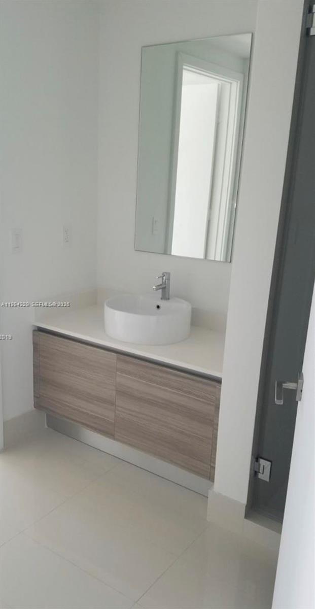 121 NE 34th St #2311, Miami FL 33137