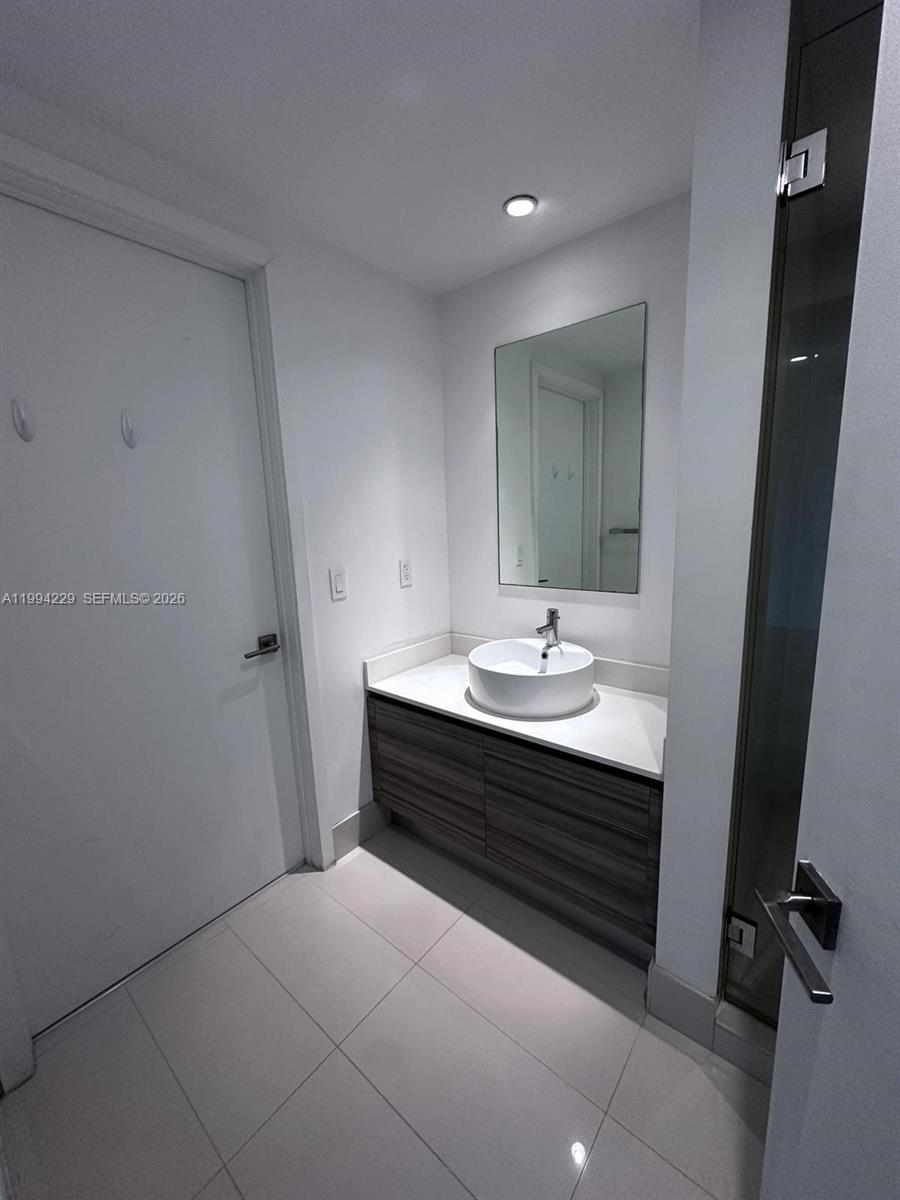 121 NE 34th St #2311, Miami FL 33137