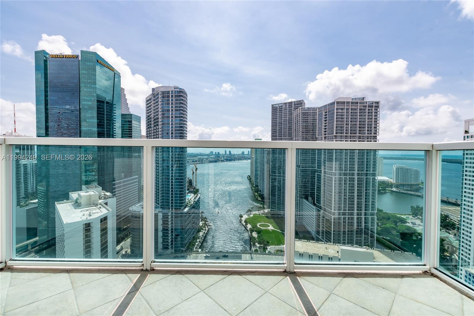 31 SE 5th St #3914, Miami FL 33131