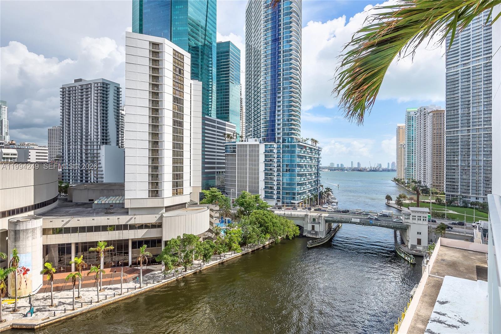 31 SE 5th St #3914, Miami FL 33131