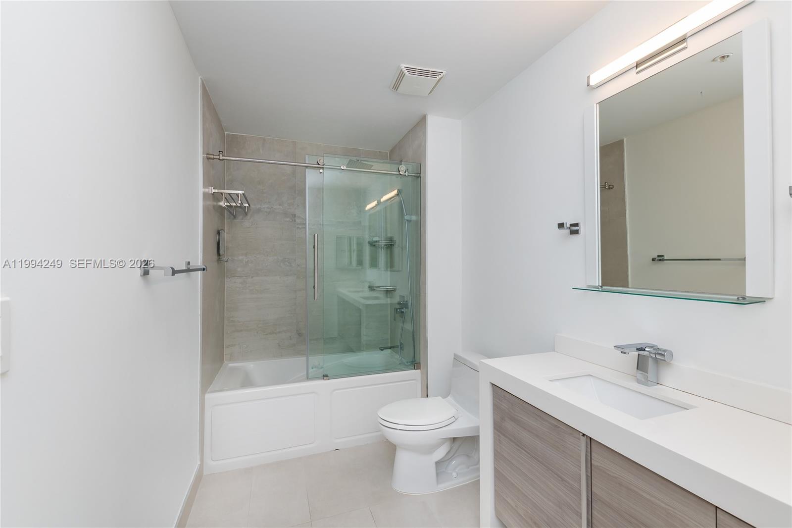31 SE 5th St #3914, Miami FL 33131