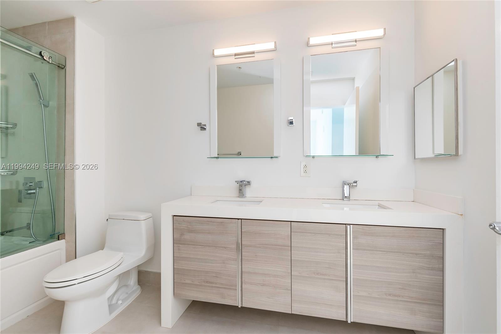 31 SE 5th St #3914, Miami FL 33131
