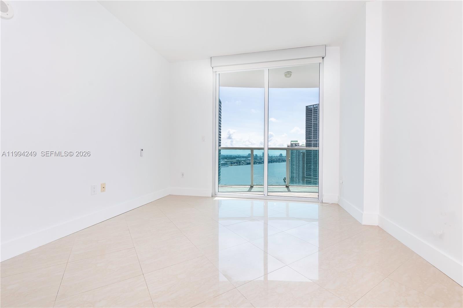 31 SE 5th St #3914, Miami FL 33131