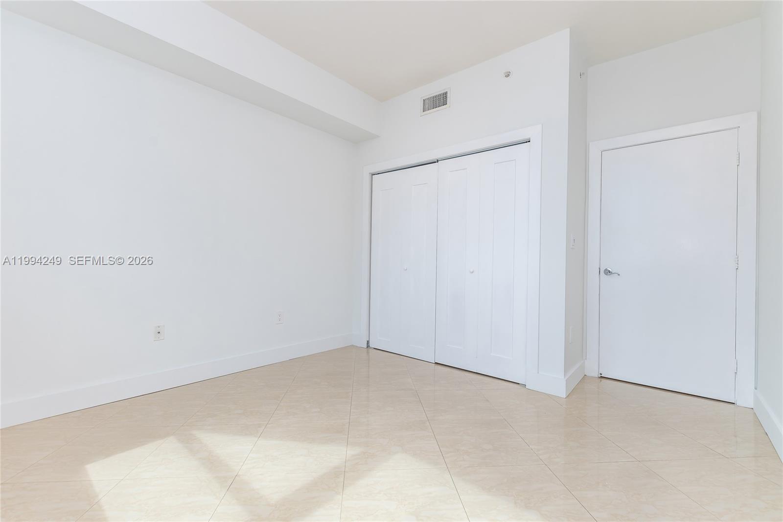 31 SE 5th St #3914, Miami FL 33131