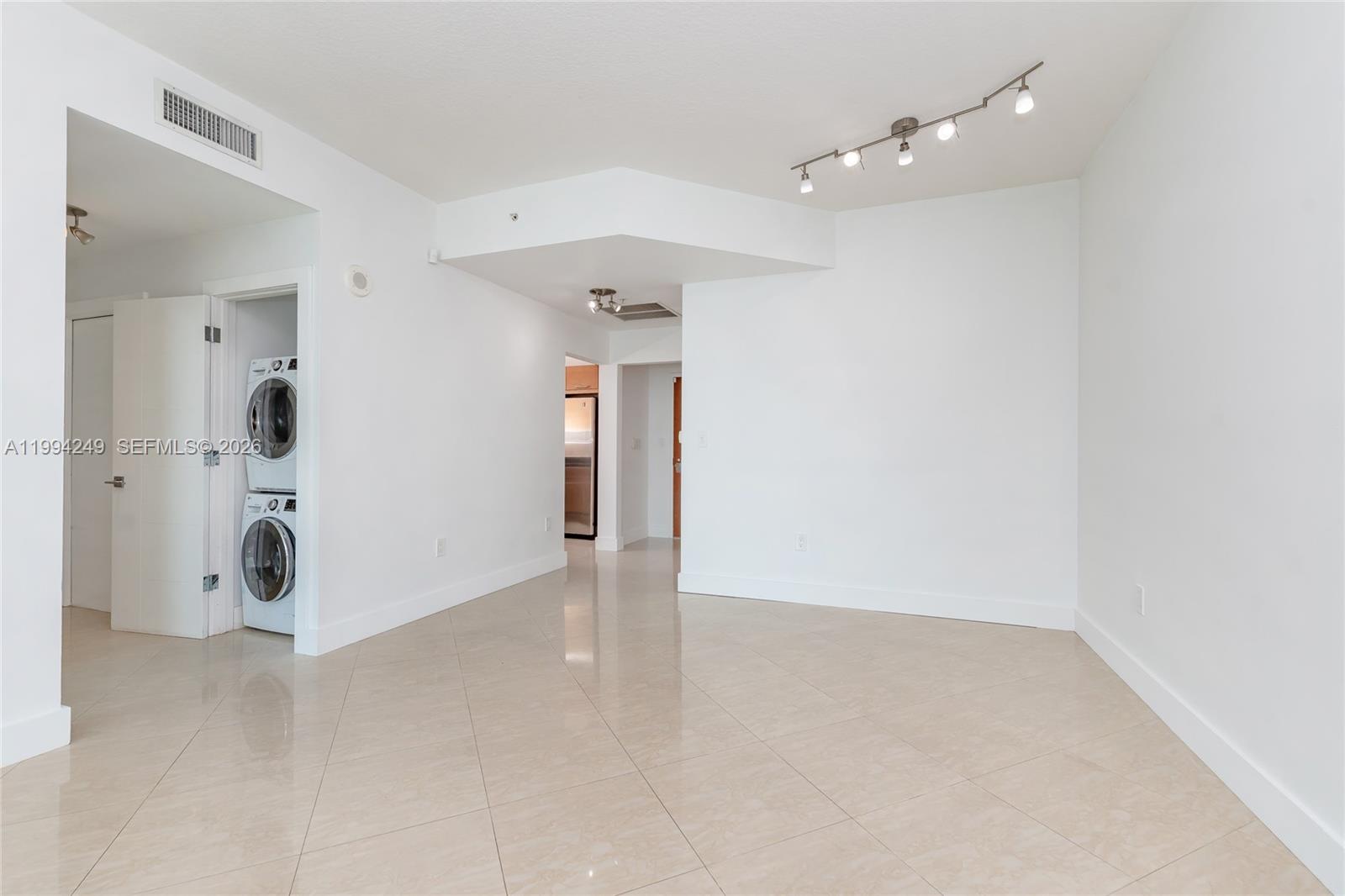 31 SE 5th St #3914, Miami FL 33131