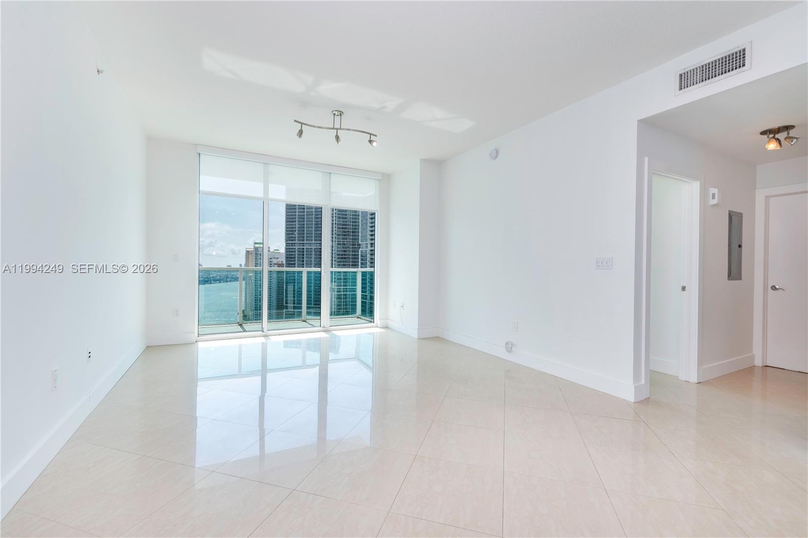 31 SE 5th St #3914, Miami FL 33131