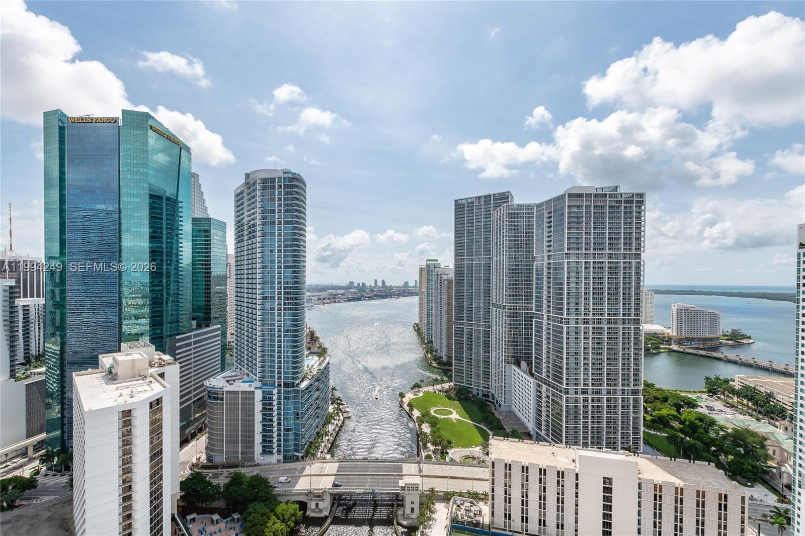 31 SE 5th St #3914, Miami FL 33131