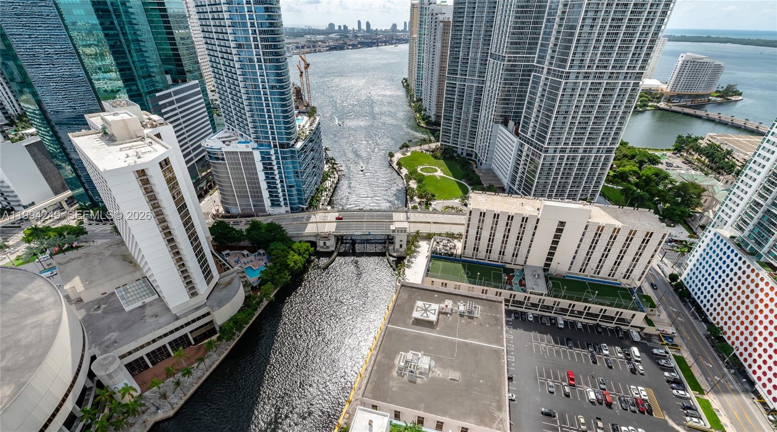 31 SE 5th St #3914, Miami FL 33131