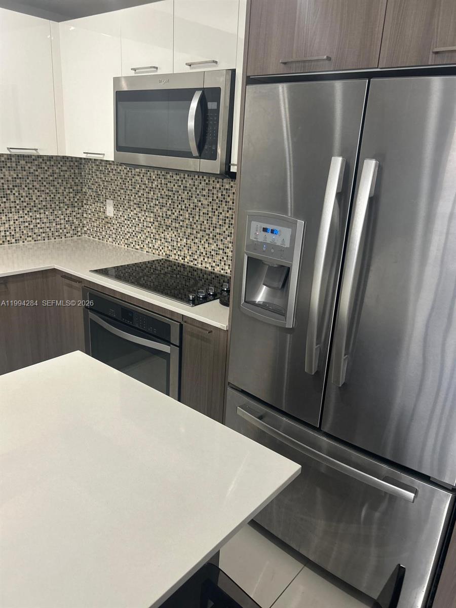5300 NW 85 #1106, Doral FL 33166