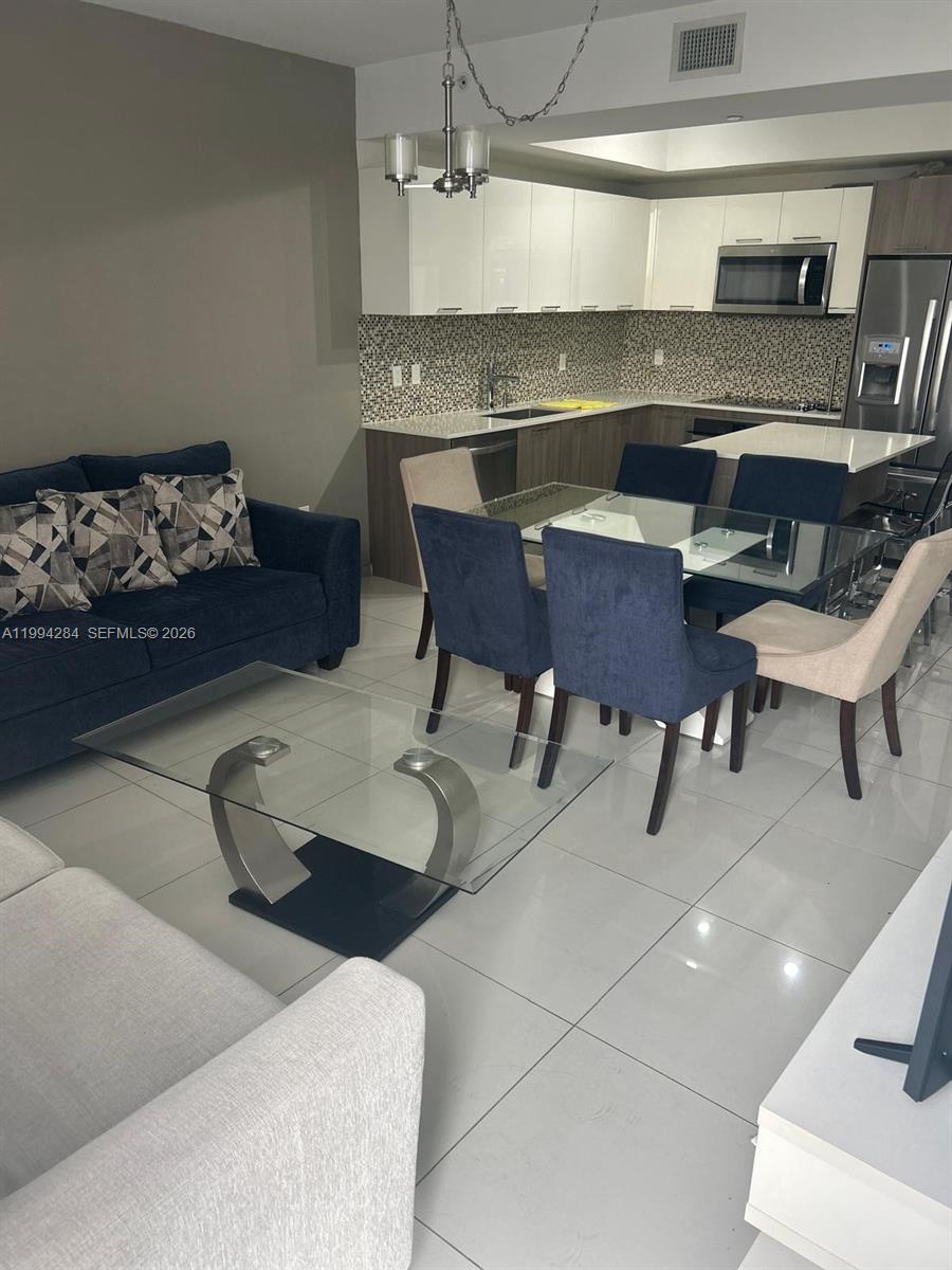5300 NW 85 #1106, Doral FL 33166