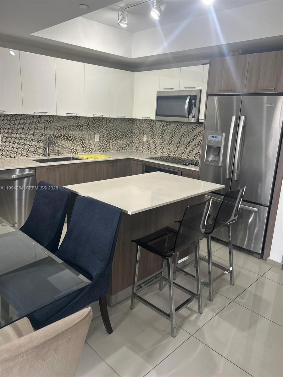 5300 NW 85 #1106, Doral FL 33166