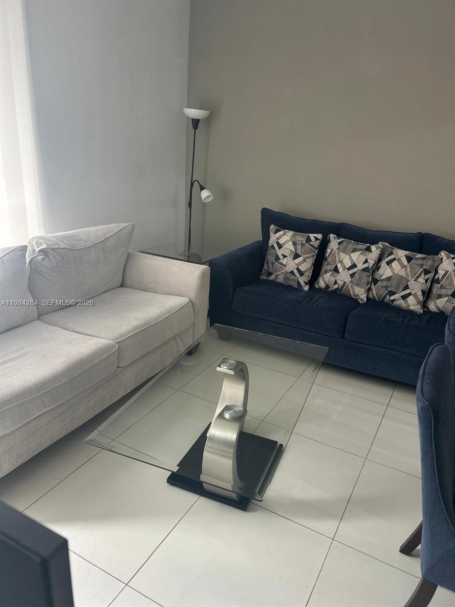 5300 NW 85 #1106, Doral FL 33166