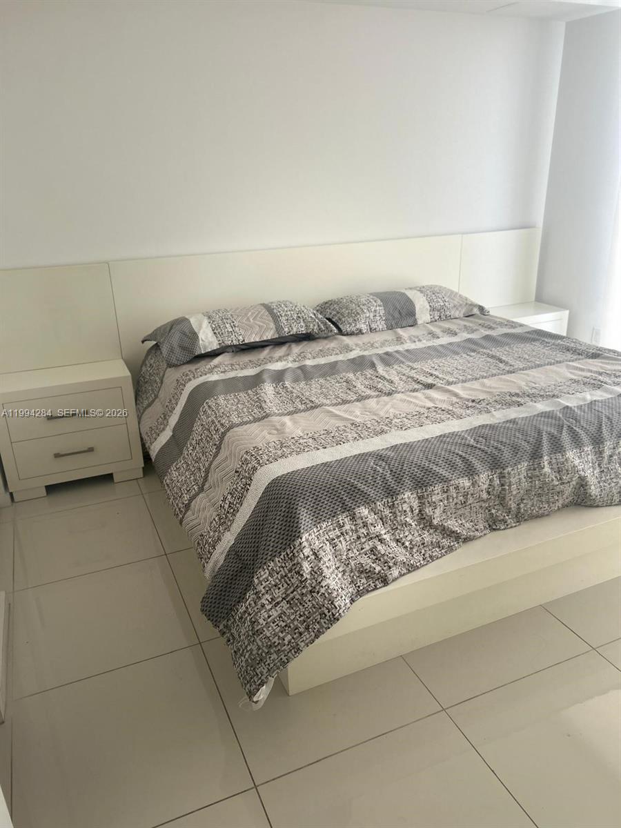 5300 NW 85 #1106, Doral FL 33166