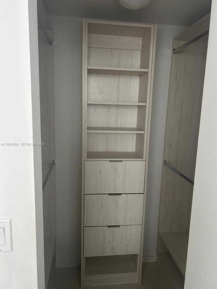 5300 NW 85 #1106, Doral FL 33166