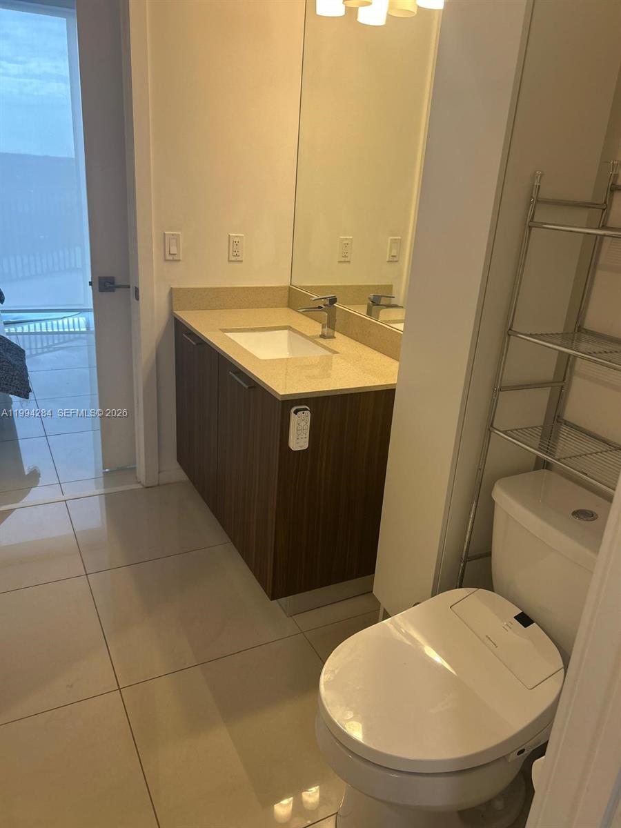 5300 NW 85 #1106, Doral FL 33166