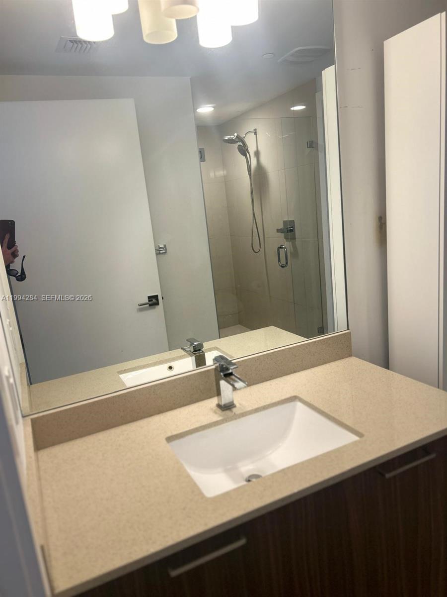 5300 NW 85 #1106, Doral FL 33166