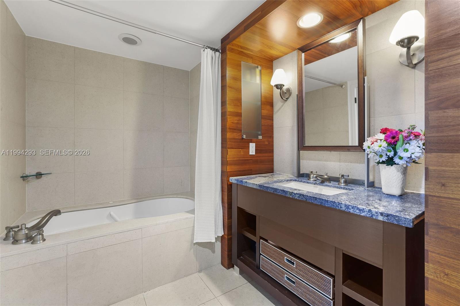 6801 Collins Ave #1112 (Door 1102), Miami Beach FL 33141
