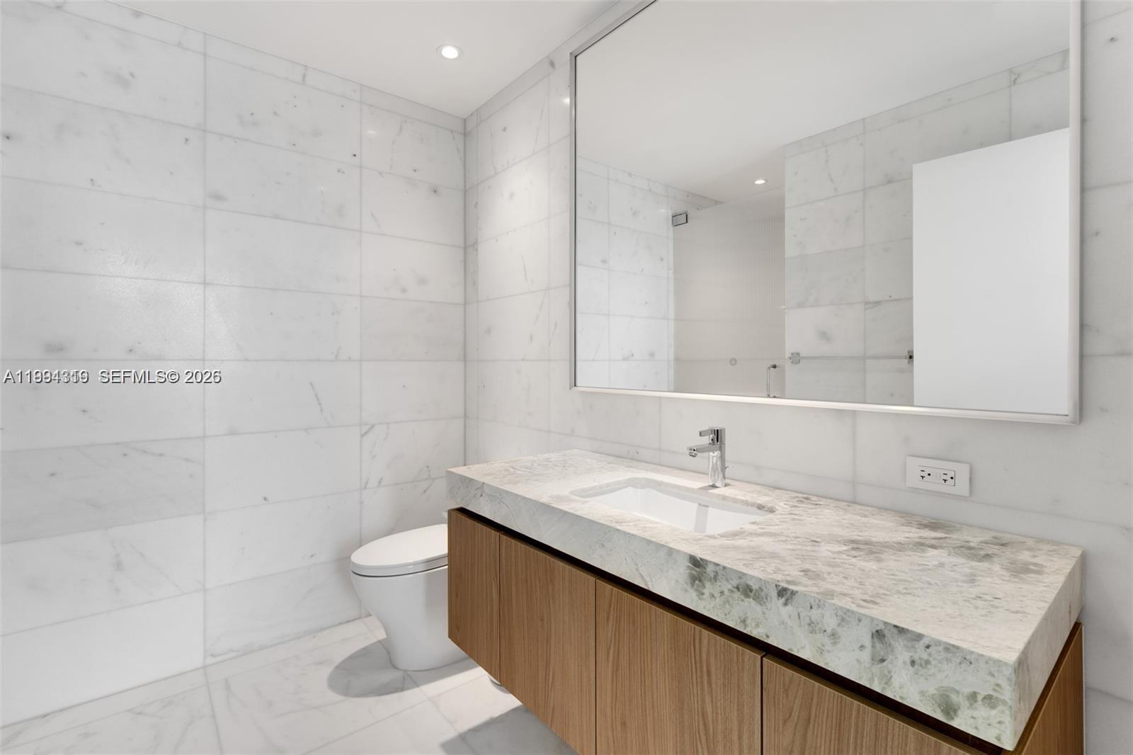 500 Alton Rd #2504, Miami Beach FL 33139