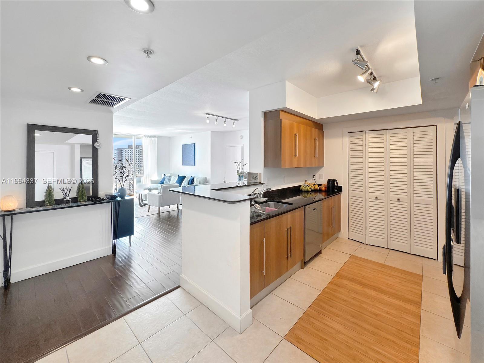 335 S Biscayne Blvd #2905, Miami FL 33131