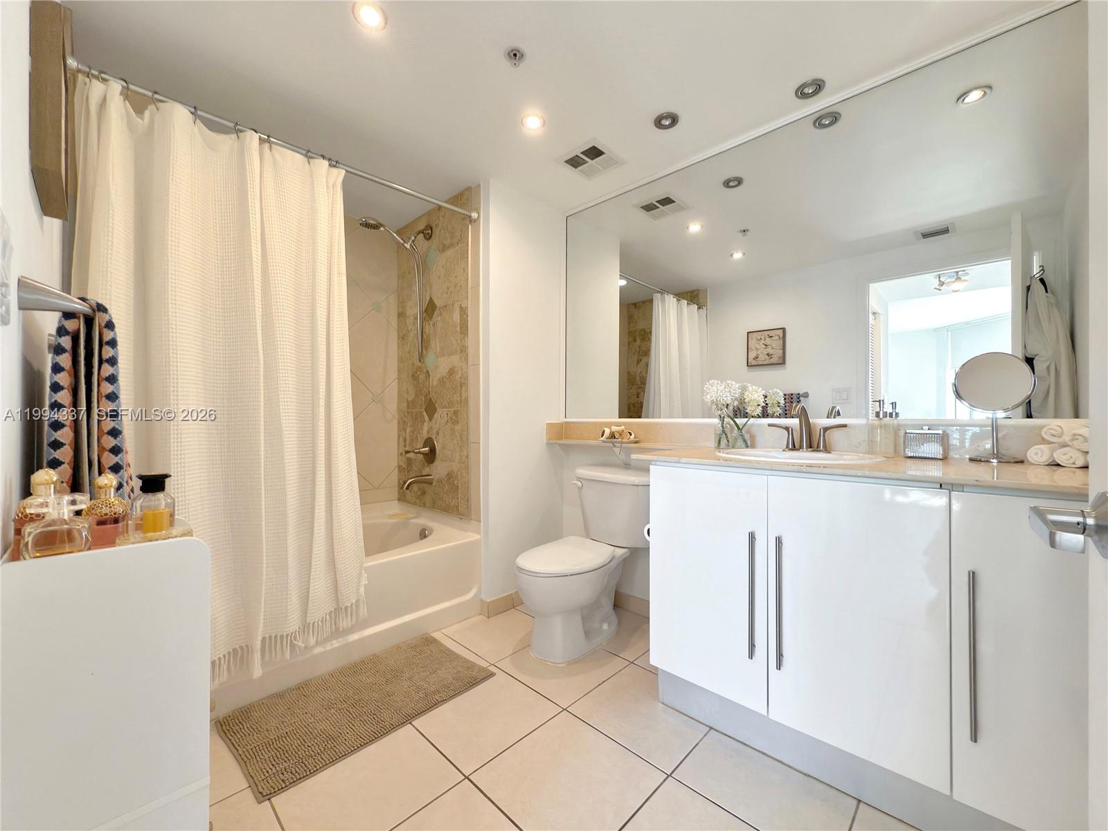335 S Biscayne Blvd #2905, Miami FL 33131