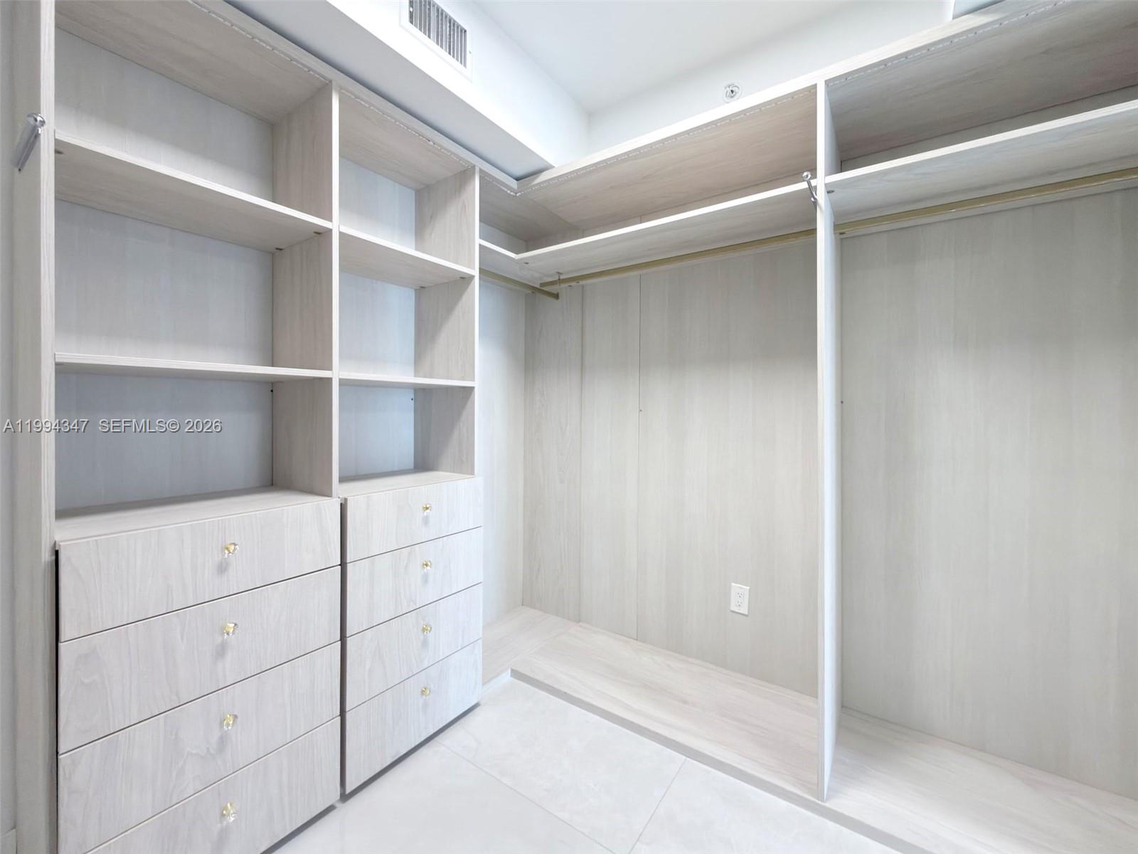 1300 Brickell Bay Dr #3100, Miami FL 33131