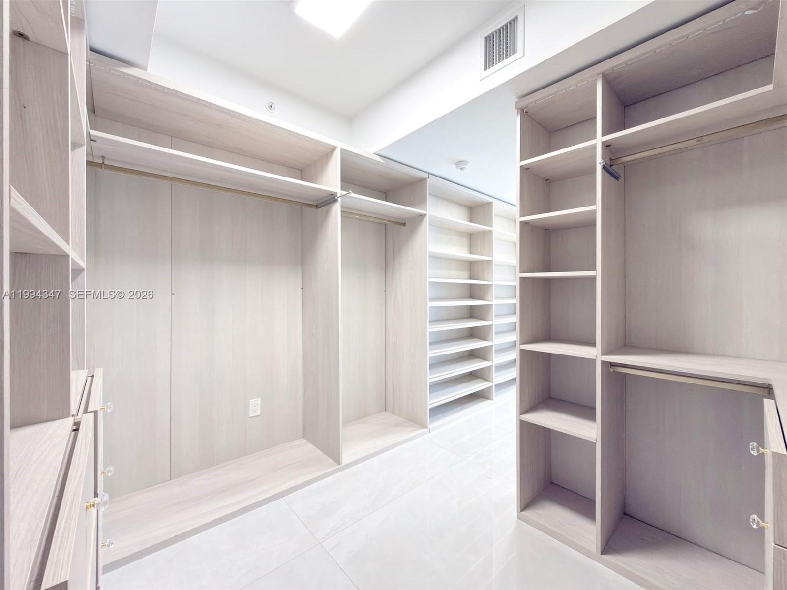 1300 Brickell Bay Dr #3100, Miami FL 33131